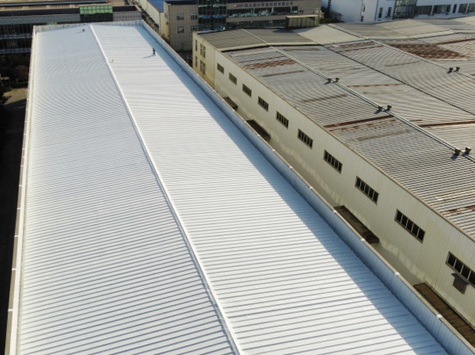 成都市龍泉通惠實(shí)業(yè)有限責(zé)任公司大沖車間廠房防水補(bǔ)漏防腐翻新工程